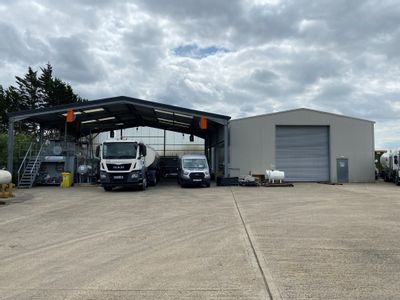 Property Image for Building 2 Lakeside Industrial Park, Cotswold Dene, Standlake, South East, OX29 7PL