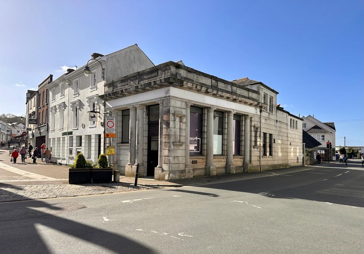 Former HSBC, 12 Molesworth Street, Wadebridge, Cornwall, PL27 7DB