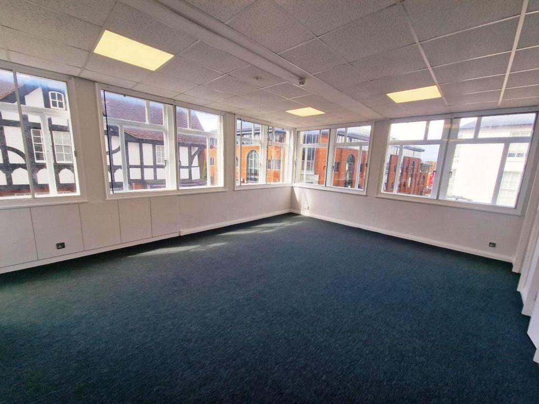 1st & 2nd Floors 35 Winchester Street, Basingstoke, RG21 7EE