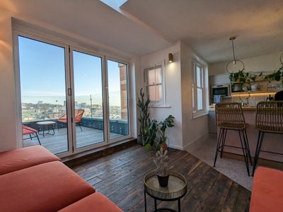 Property Image for 83 Queens Road, Brighton, East Sussex, BN1 3XE