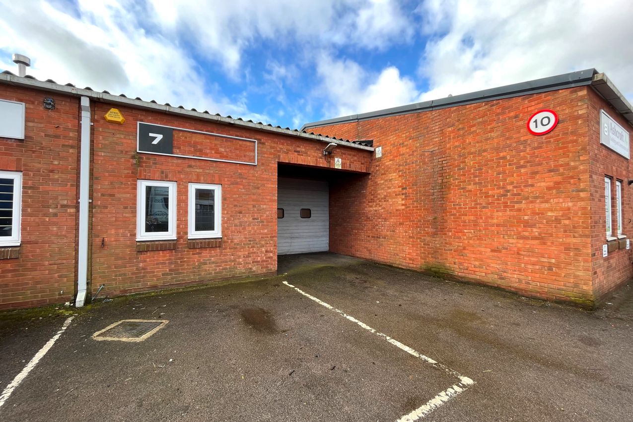 7 Wheatear Industrial Estate, Perry Road, Witham, Essex, CM8 3YY