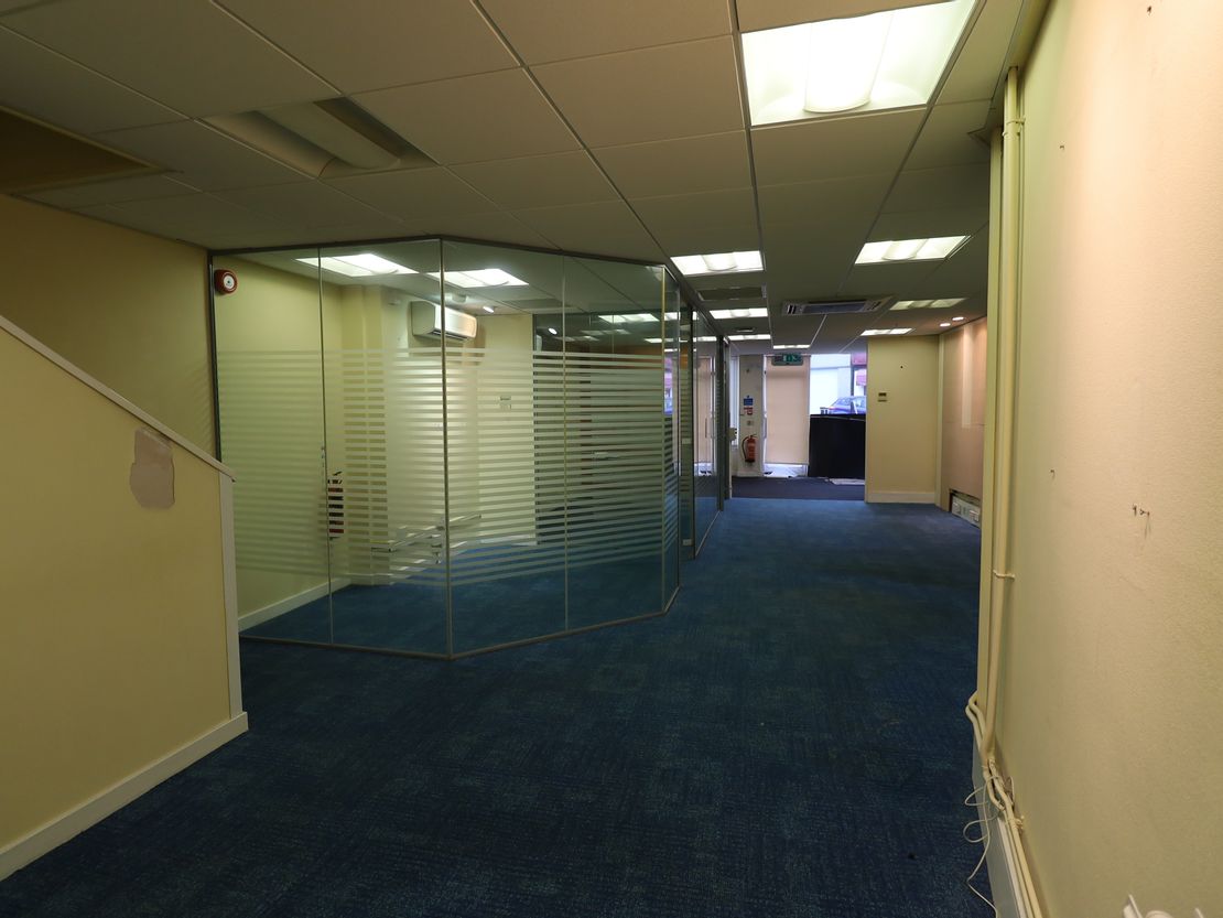 Unit 4, Market Place, Hinckley, Leicestershire, LE10 1NR