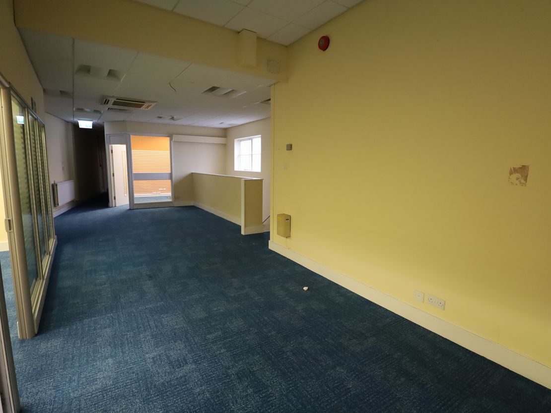 Unit 4, Market Place, Hinckley, Leicestershire, LE10 1NR
