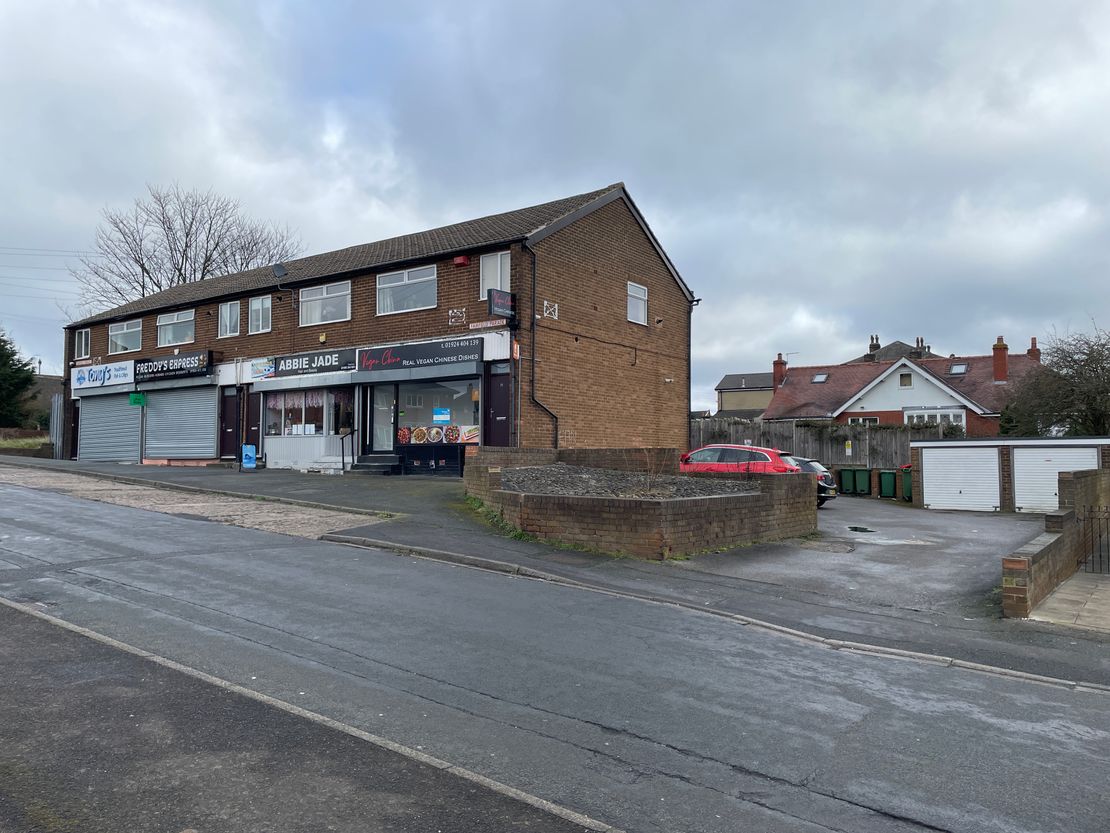 13 Fairfield Parade, Fairfield Avenue, Heckmondwike, Huddersfield, West Yorkshire, WF16 9NT