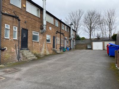 Property Image for 13 Fairfield Parade, Fairfield Avenue, Heckmondwike, Huddersfield, West Yorkshire, WF16 9NT