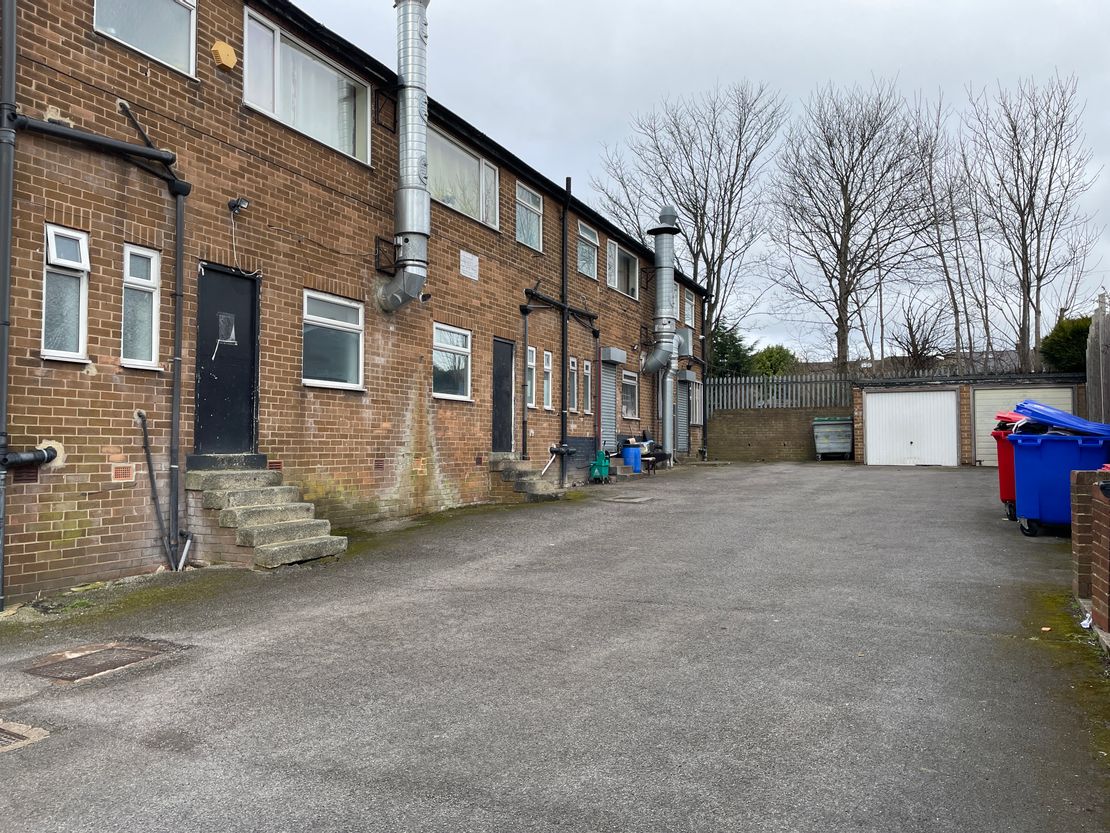 13 Fairfield Parade, Fairfield Avenue, Heckmondwike, Huddersfield, West Yorkshire, WF16 9NT