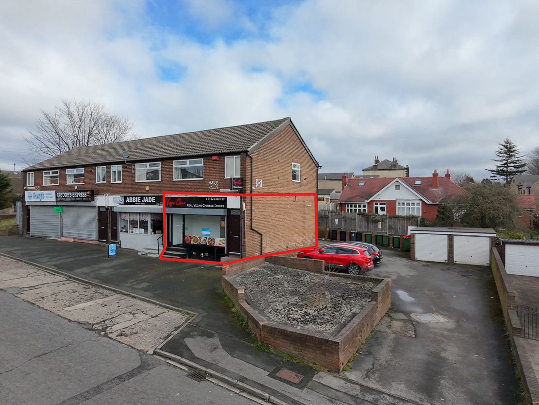 13 Fairfield Parade, Fairfield Avenue, Heckmondwike, Huddersfield, West Yorkshire, WF16 9NT
