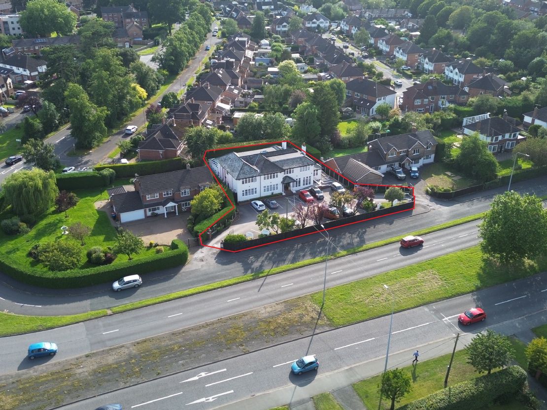 Room 2 At 5 Greenfield Lane, A41 M53, Chester, Cheshire, CH2 2PA
