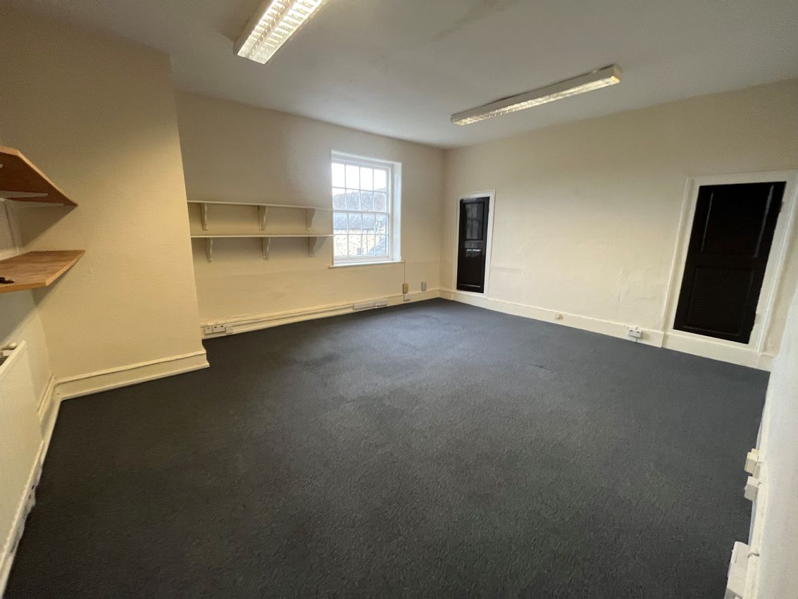 First Floor, Office 3, 12 The Broadway, St. Ives, Cambridgeshire, PE27 5BN