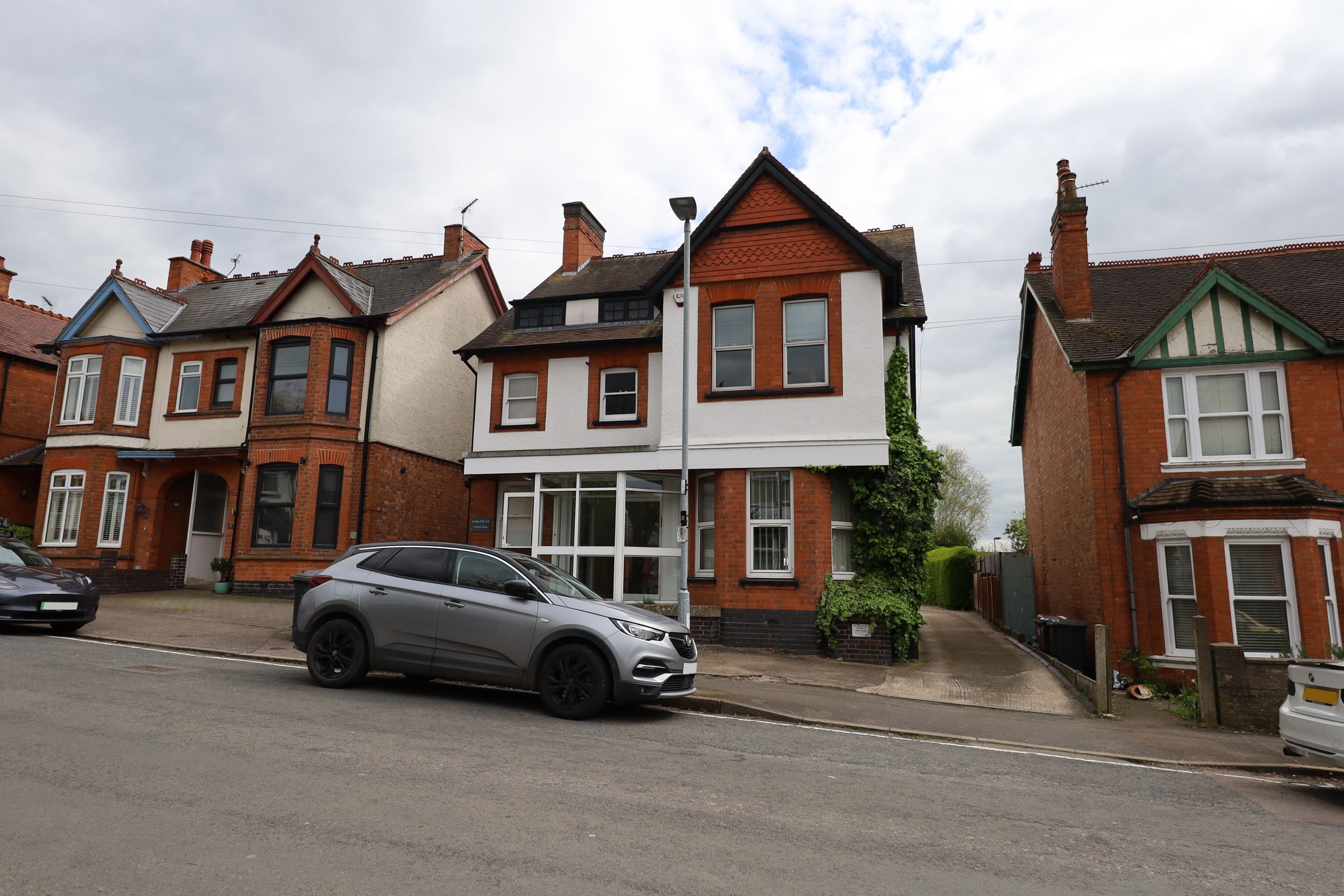 To Let Newton House, 9 Clarendon Road, Hinckley, Leicestershire, LE10