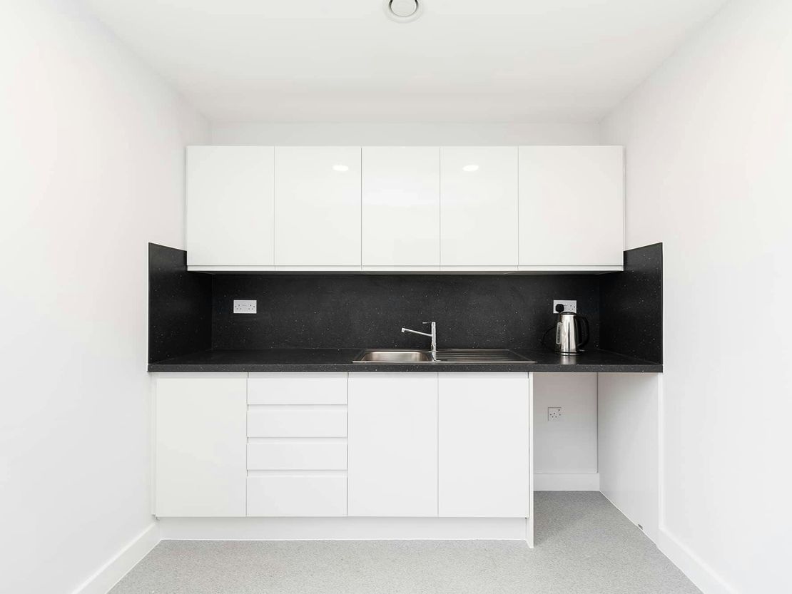 Unit P, Gildersome Spur, Gildersome Spur Industrial Estate, Leeds, LS27 7JZ