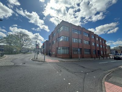 Property Image for 90-92 High Street, Crawley, West Sussex, RH10 1BP