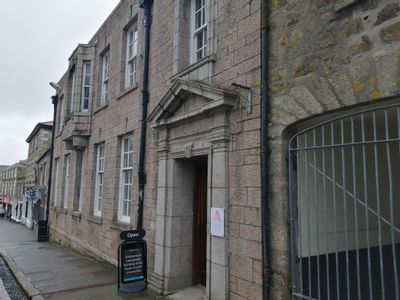 Property Image for 19-21 Coinagehall Street, Helston, Cornwall, TR13 8ER