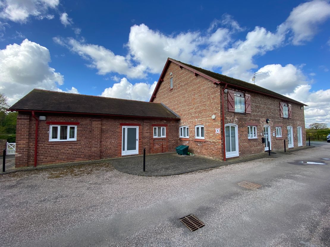 Unit 1/1a Smithy Farm, Smithy Farm Grosvenors, Chapel Lane, Bruera, Chester, Cheshire, CH3 6EW