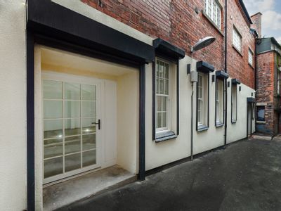Property Image for Unit 2, Rear Of 33 Long Row, Nottingham, Nottinghamshire, NG1 2DR