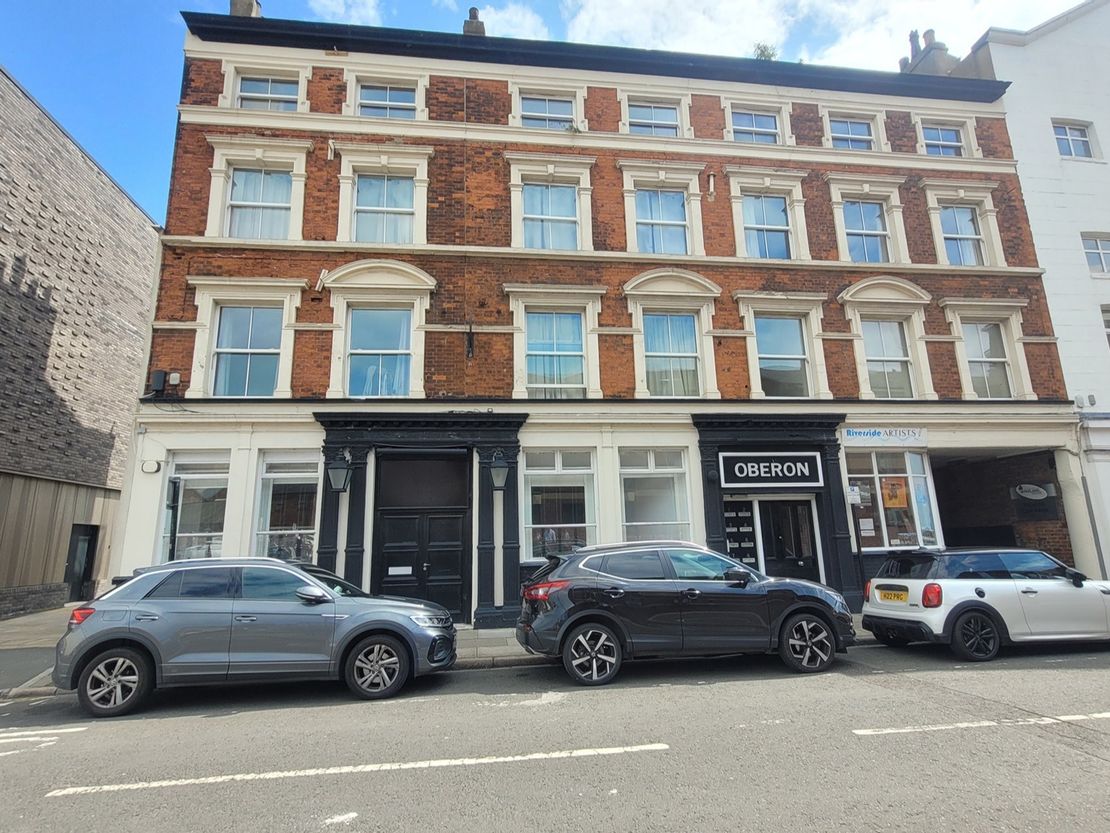 The Oberon, 44 Queen Street, Hull, East Yorkshire, HU1 1UU