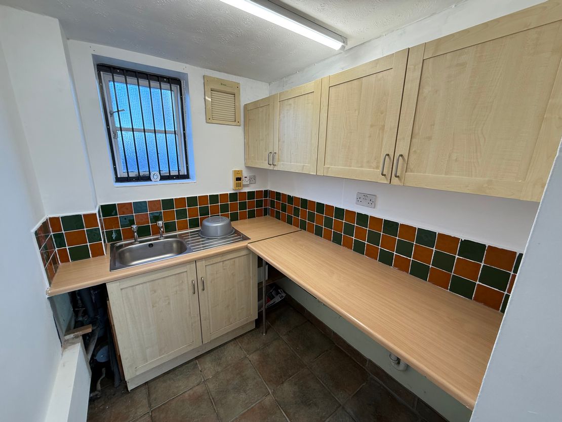 2 Shambles Court, Bell Street, Lutterworth, Leicestershire, LE17 4DW