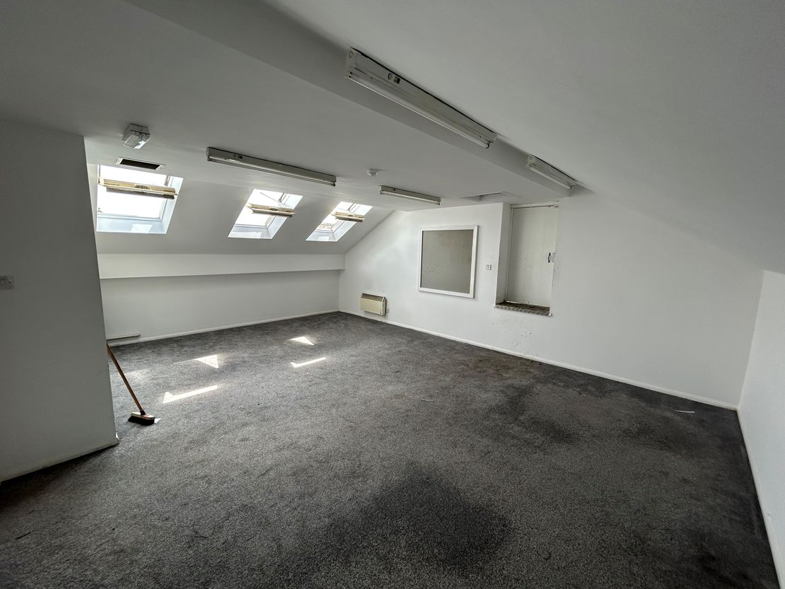 Unit 4, 40-50 High Street, Leicester, Leicestershire, LE1 5YN