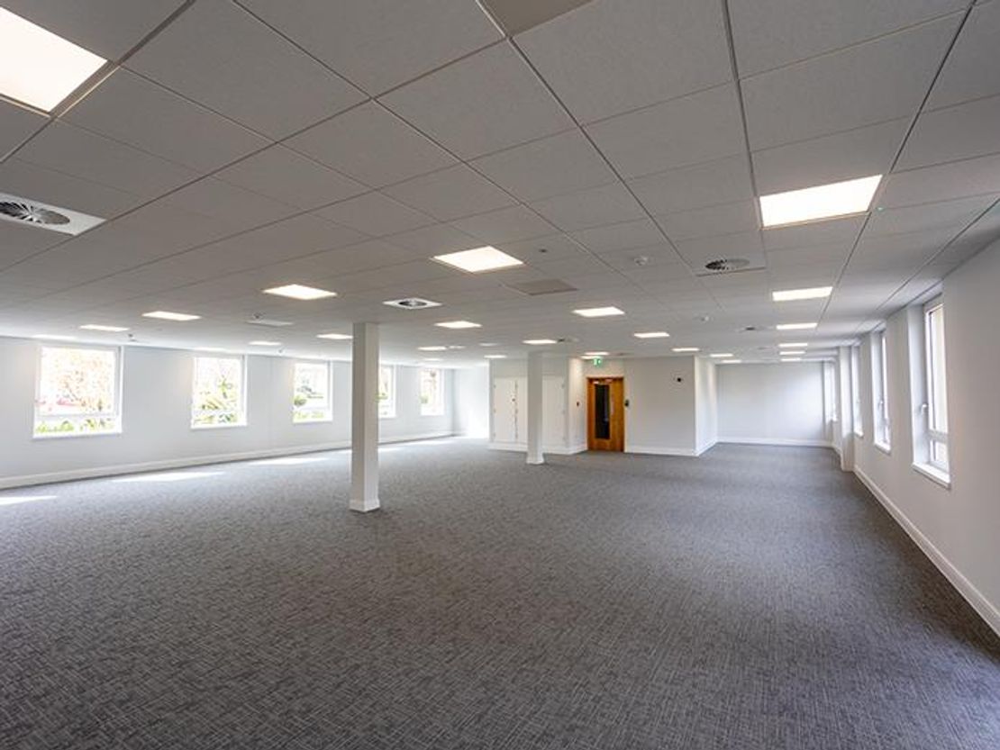 2665 Kings Court, The Crescent, Birmingham, West Midlands, B37 7YE