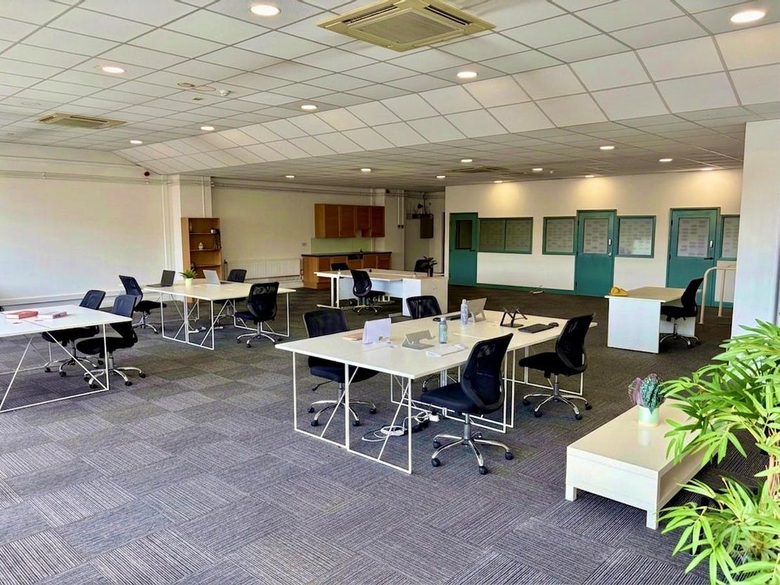 Showroom Workstation, 15 Paternoster Row, Sheffield, S1 2BX