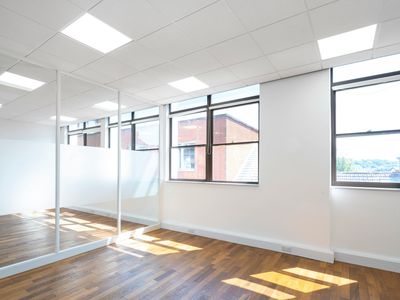 Property Image for Ground Floor, 96-99 Queens Road, Brighton, BN1 3XE