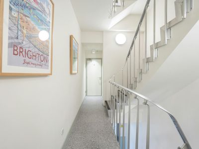Property Image for Ground Floor, 96-99 Queens Road, Brighton, BN1 3XE