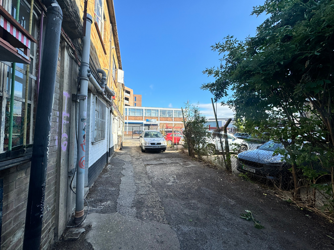4 Constable Cres, London N15
