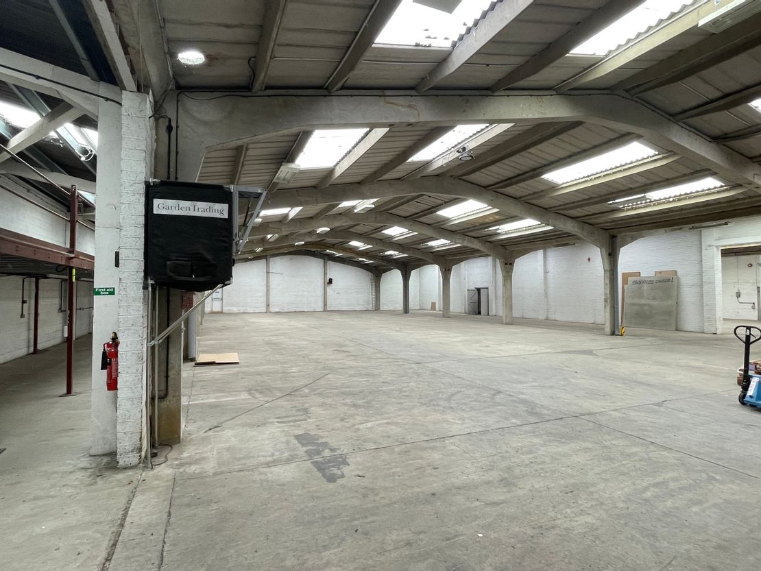 Units 1 - 2 Carterton Industrial Estate, Carterton, Oxfordshire, OX18 3EZ
