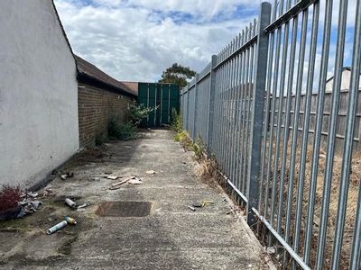 Property Image for 20FT Container, Crouchmans Yard Business Centre, Poynters Lane, Great Wakering, Essex, SS3 9TS