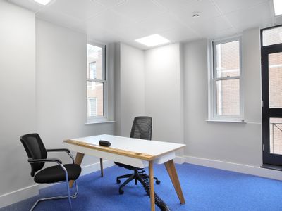 Property Image for 1 Bell Court, 2nd Floor, Leapale Lane, Guildford, Surrey, GU1 4LY