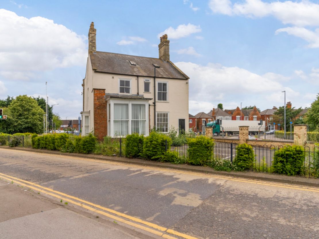Freiston Lodge | 5 Sleaford Road | Boston | Lincolnshire | PE21 8EH