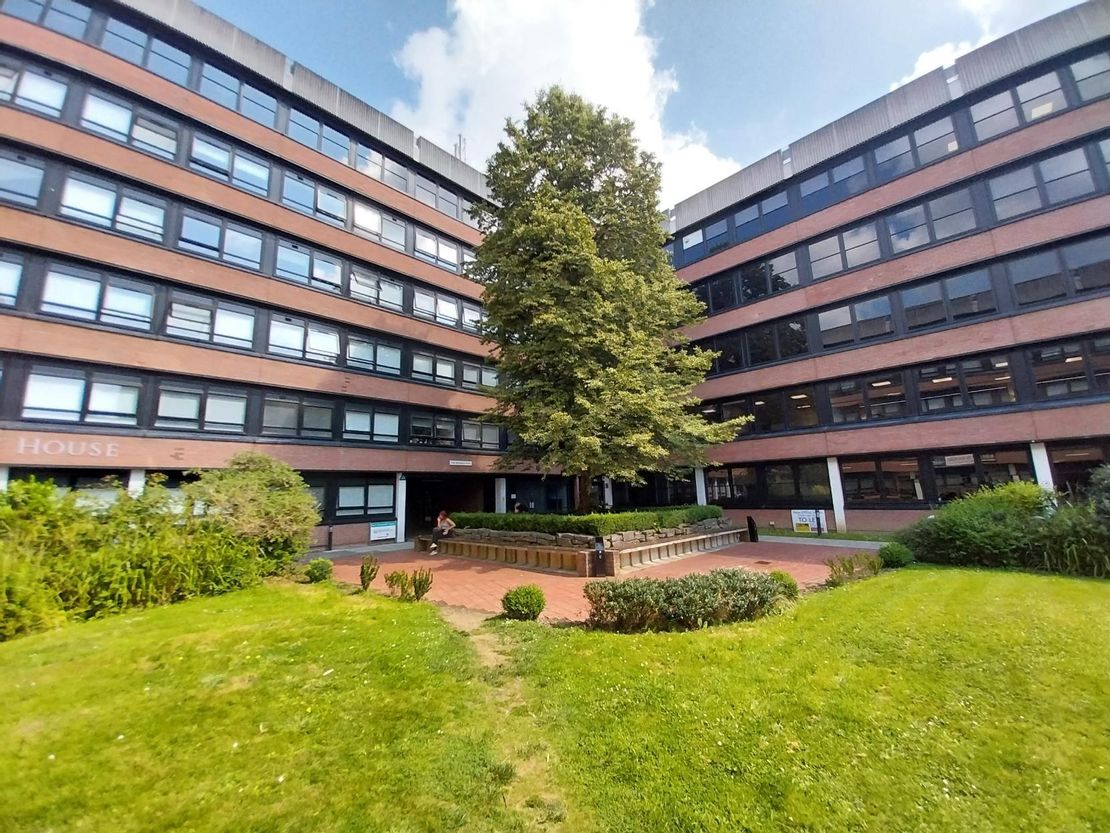 East Grinstead House, Wood Street, East Grinstead, RH19 1UA