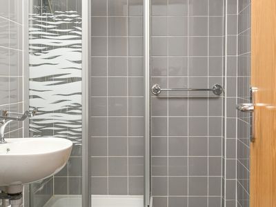 Property Image for Unit B, Li Lin House, Davy Avenue, Knowlhill, Milton Keynes, Buckinghamshire, MK5 8NB