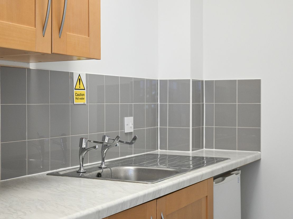 Unit B, Li Lin House, Davy Avenue, Knowlhill, Milton Keynes, Buckinghamshire, MK5 8NB