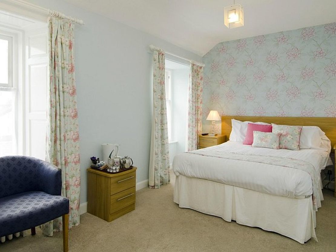 Kings Arms Hotel, 31-33 St. Andrew Street, Castle Douglas, Dumfries and Galloway, DG7 1EL
