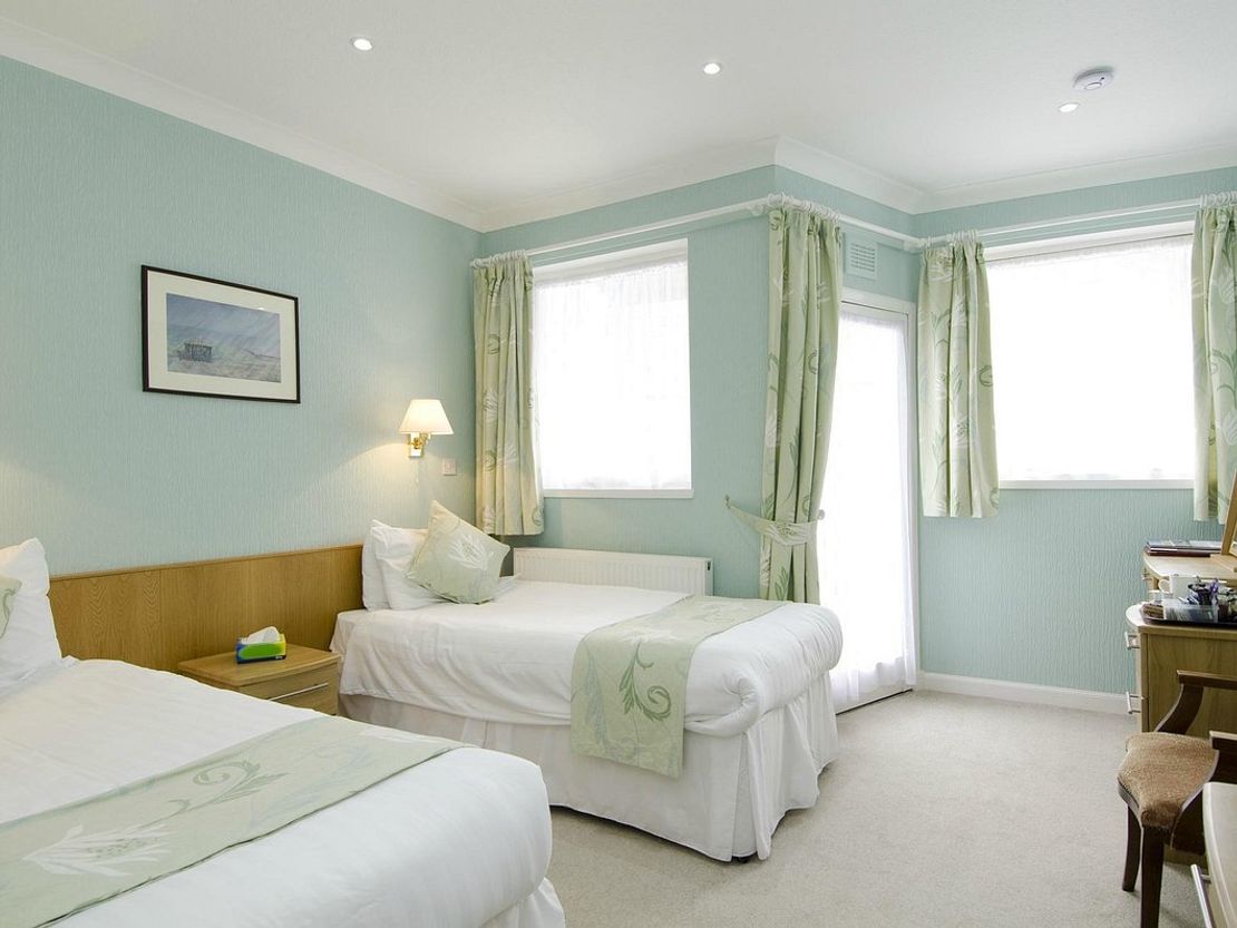 Kings Arms Hotel, 31-33 St. Andrew Street, Castle Douglas, Dumfries and Galloway, DG7 1EL
