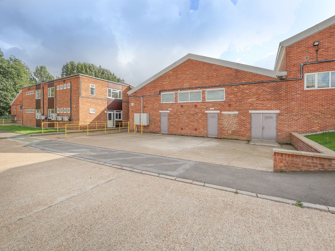 Mace Lane Industrial Estate, Mace Lane, Ashford, Kent, TN24 8PE