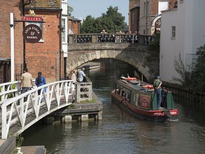 Property Image for Unit A Block B Garter House Weavers Yard, Market Street, Newbury, Berkshire, RG14 5DP