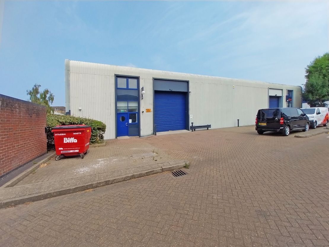 Unit 9 Boundary Business Court, Church Road, Mitcham, CR4 3TD