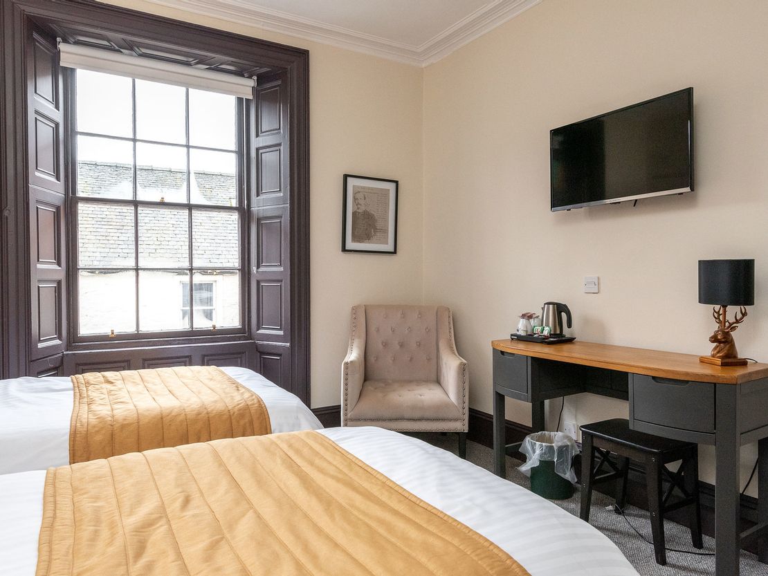 Thrums Hotel, 25 Bank Street, Kirriemuir, Angus, DD8 4BE