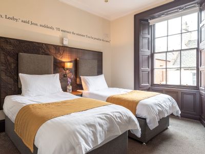 Property Image for Thrums Hotel, 25 Bank Street, Kirriemuir, Angus, DD8 4BE
