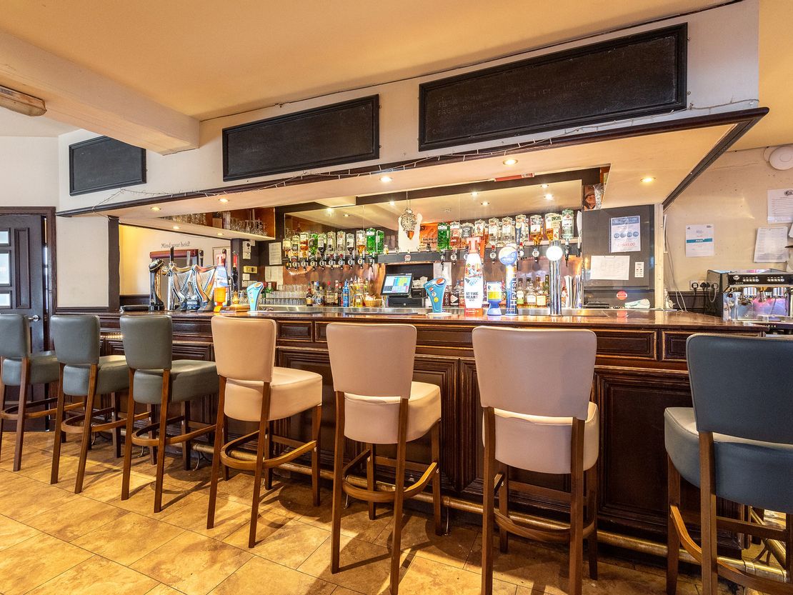 Thrums Hotel, 25 Bank Street, Kirriemuir, Angus, DD8 4BE