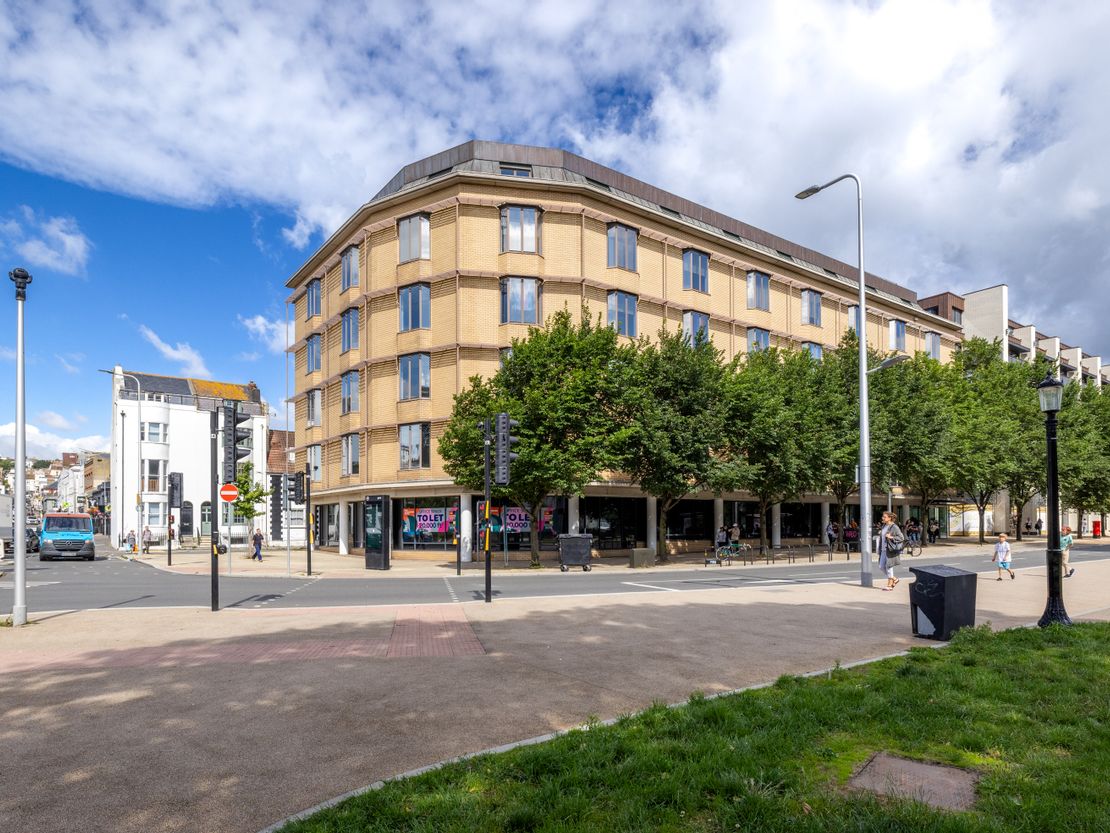 One Gloucester Place, Brighton, East Sussex, BN1 4AA