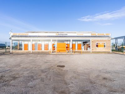 Property Image for Former Vehicle Showroom | Boardsides | Boston | Lincolnshire | PE21 7NY