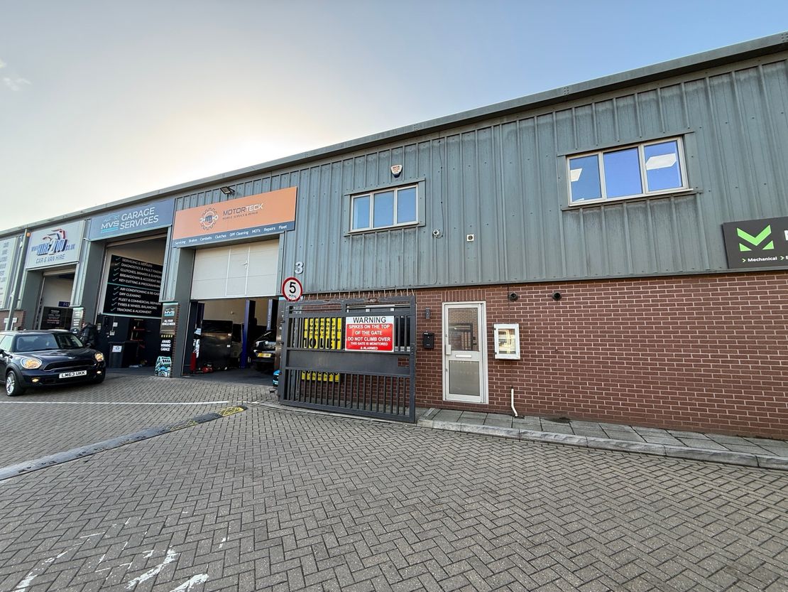 2 Cliffe Yard, Anthonys Way, Medway City Estate, Rochester, Kent, ME2 4DY