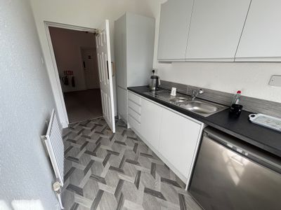 Property Image for First Floor, 4 West Parade, Wakefield, WF1 1LT