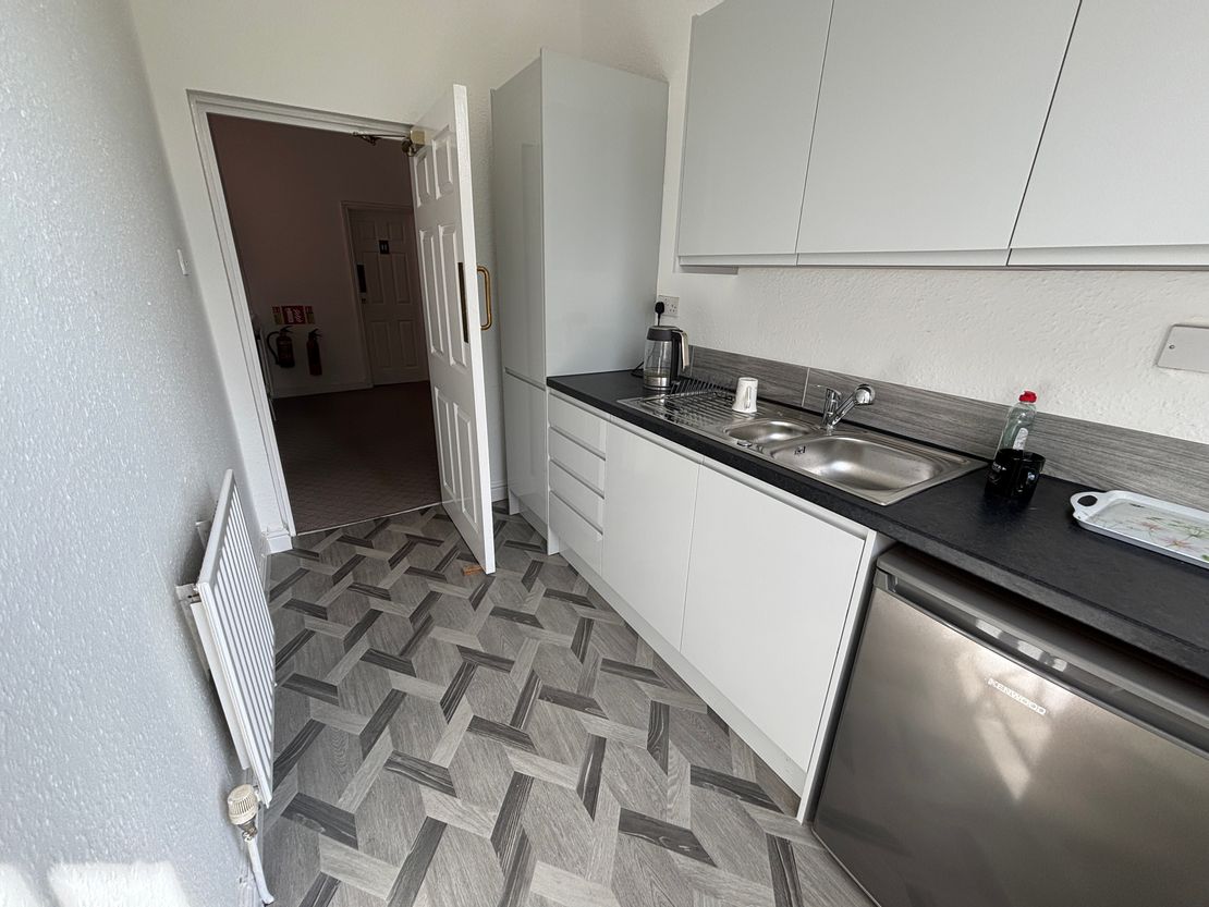 First Floor, 4 West Parade, Wakefield, WF1 1LT