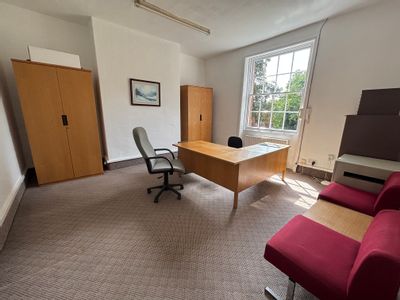 Property Image for First Floor, 4 West Parade, Wakefield, WF1 1LT