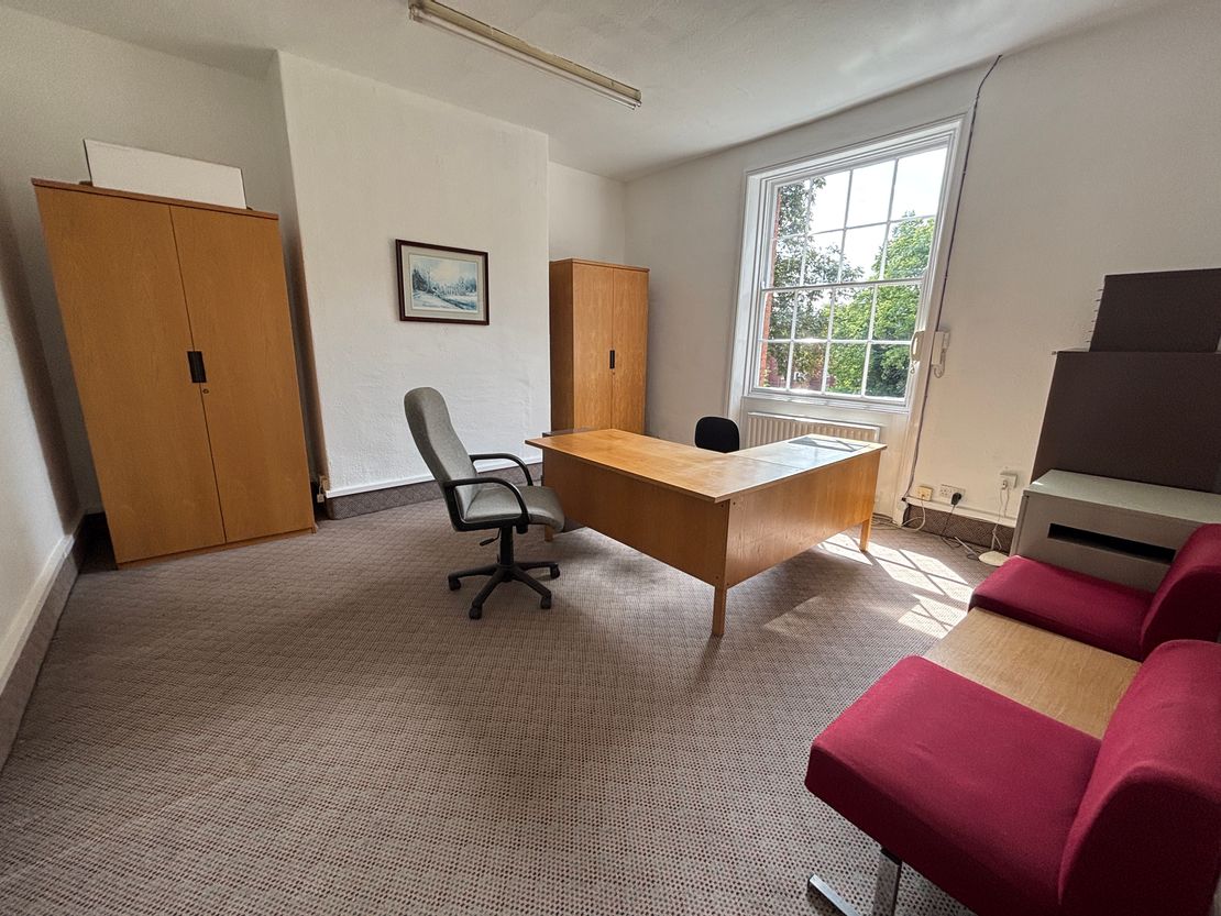 First Floor, 4 West Parade, Wakefield, WF1 1LT