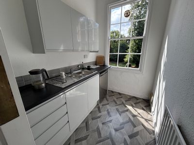 Property Image for First Floor, 4 West Parade, Wakefield, WF1 1LT